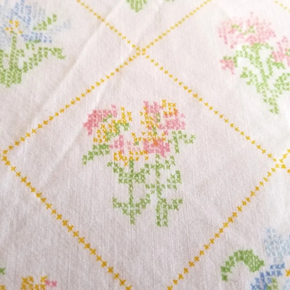 70's Cross Stitch Design Muslin Flat Sheet Cottage Core Craft‎ Cutter 79 X 92